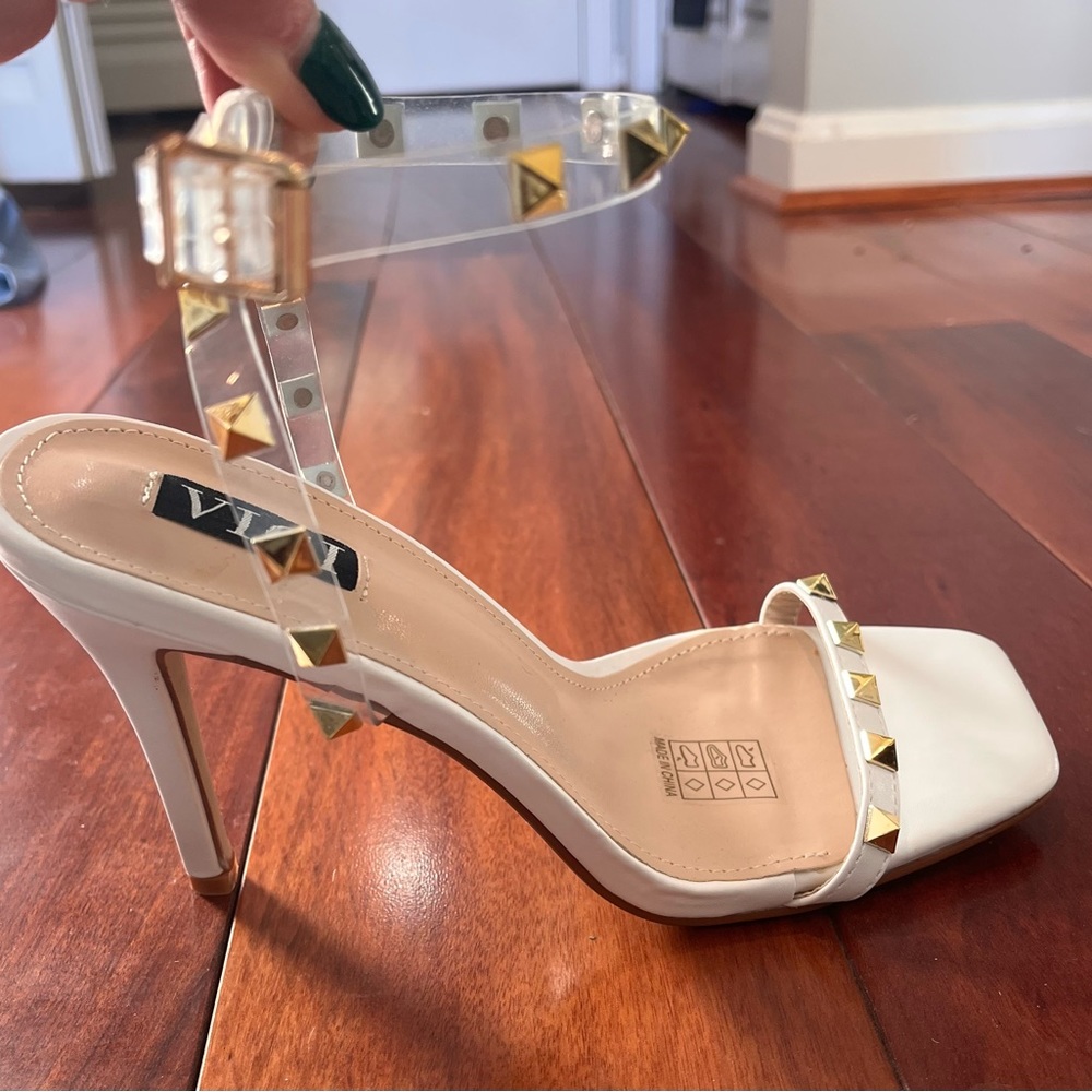 VICI Olga white gold studded heels. NEVER BEEN WORN! Size 7.5 - Picture 3 of 6